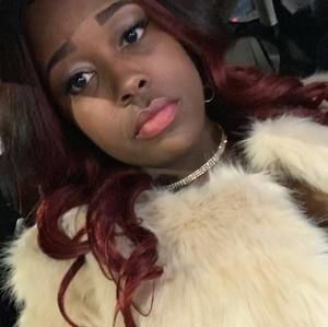 Meet your Posher, Valentina